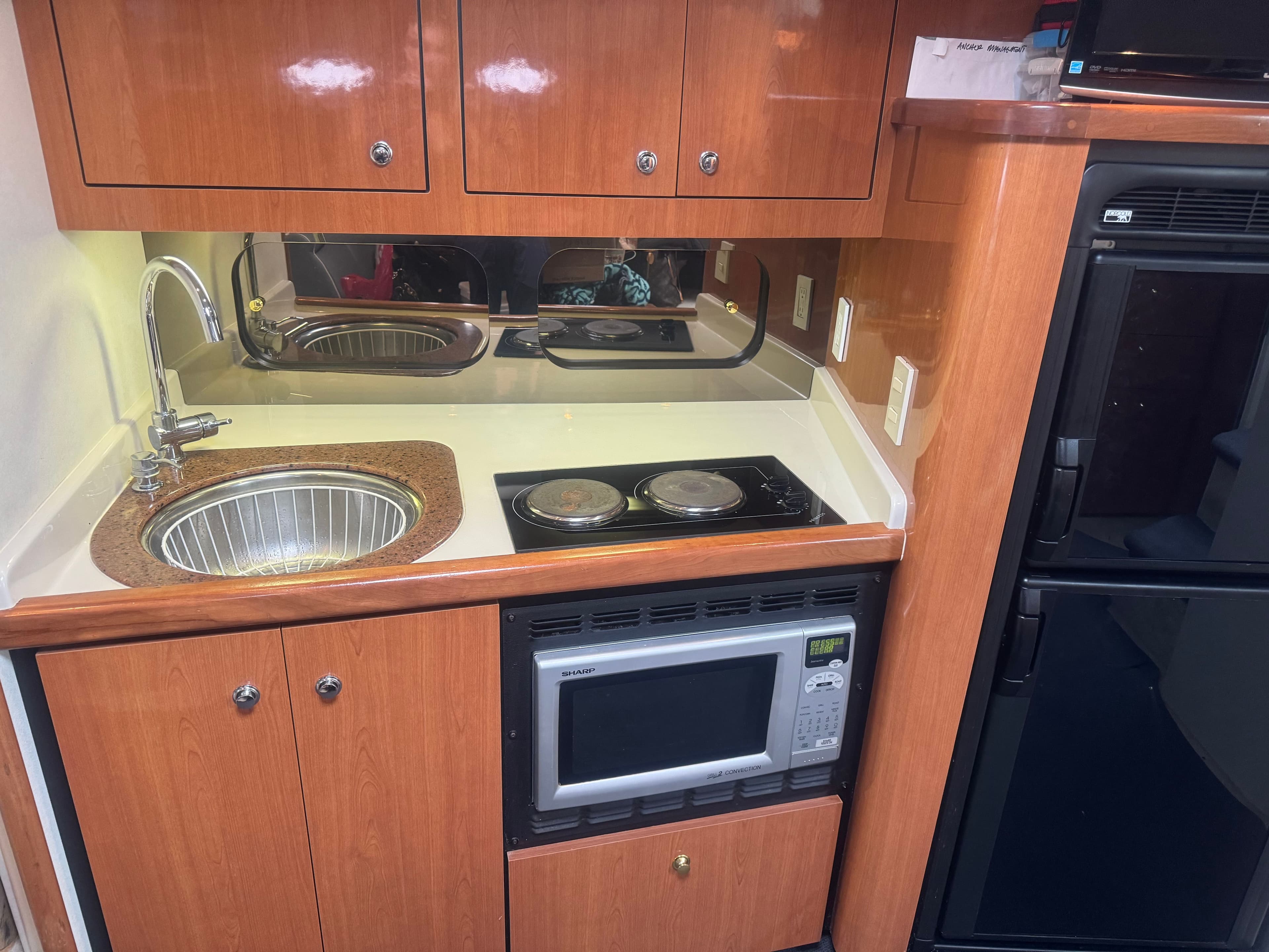 1998 Cruisers Yachts 3870 Espirit - 18