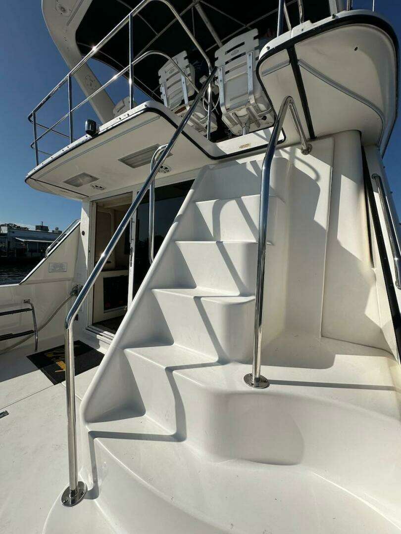 1997 Sea Ray 550 Sedan Bridge - Image 13