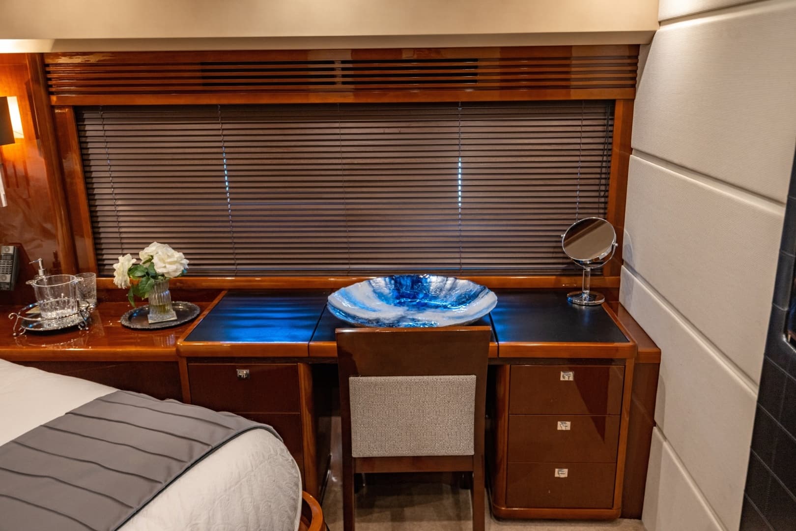 2010 Princess 95 M/Y - Image 15