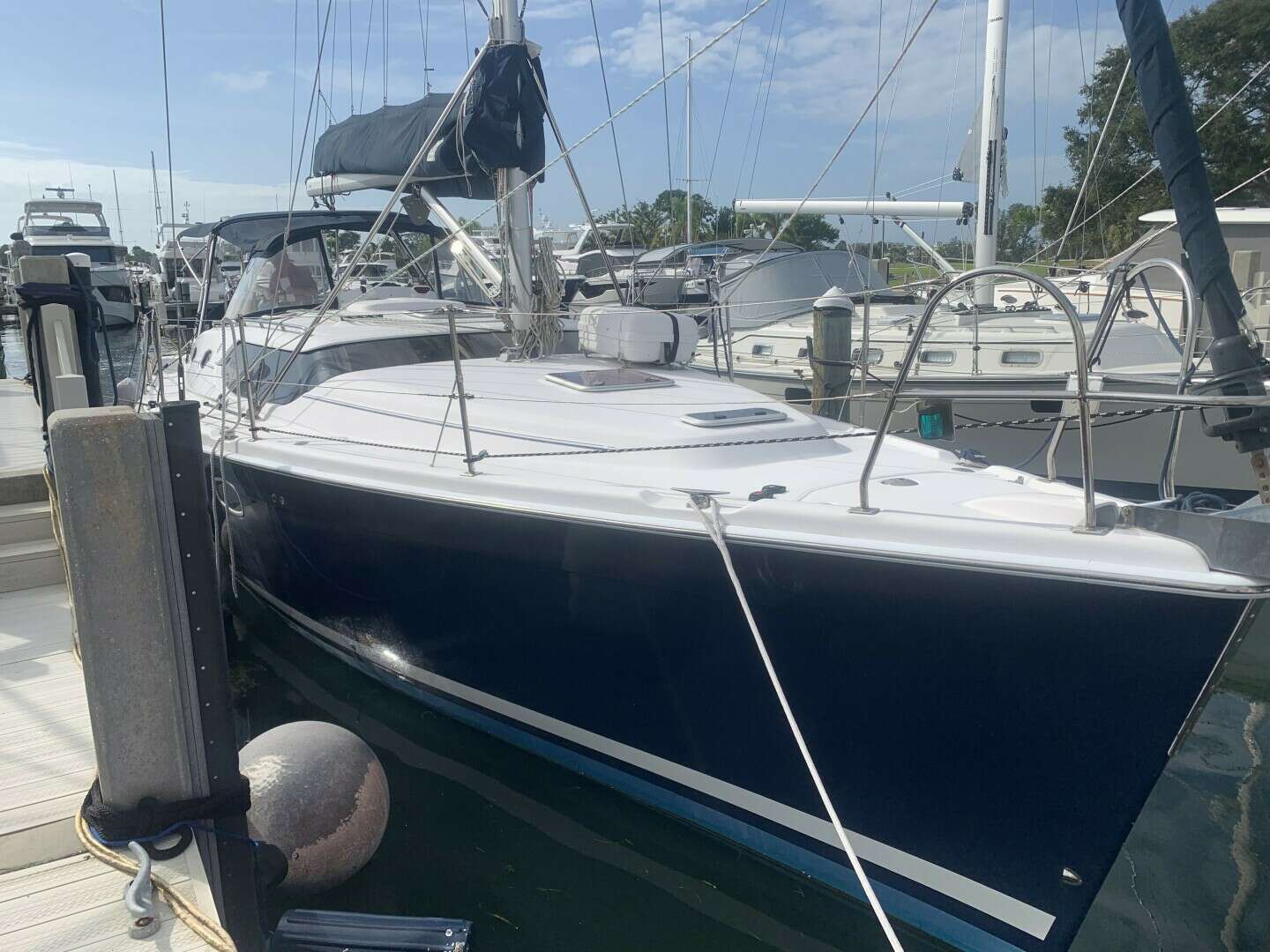 2011 Hunter 45DS - Image 2