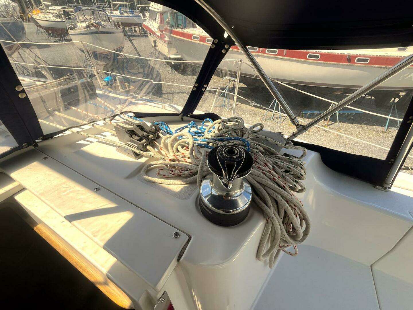 2003 Catalina 350 - Image 11