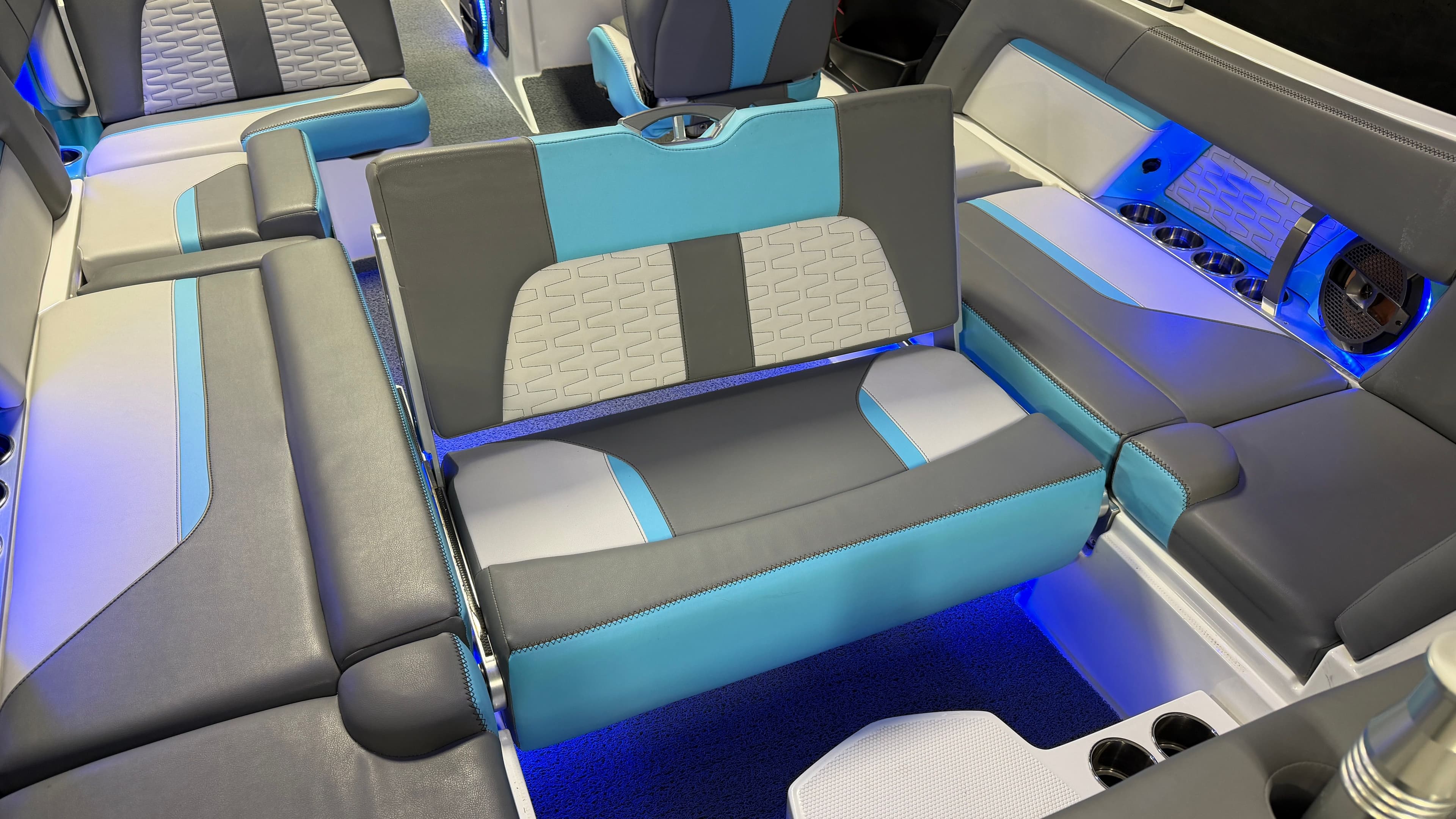 2019 MasterCraft X24 - 34