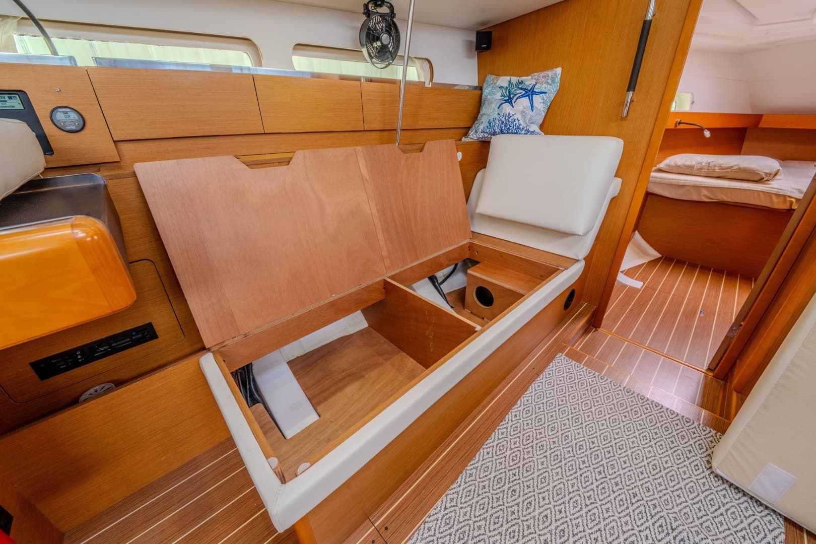2015 Jeanneau 41 DS - Image 50