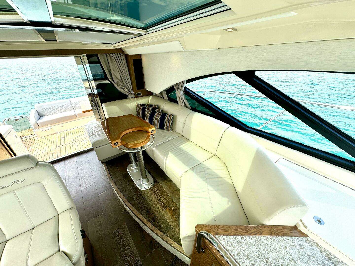 2017 Sea Ray 510 Sundancer - Image 55