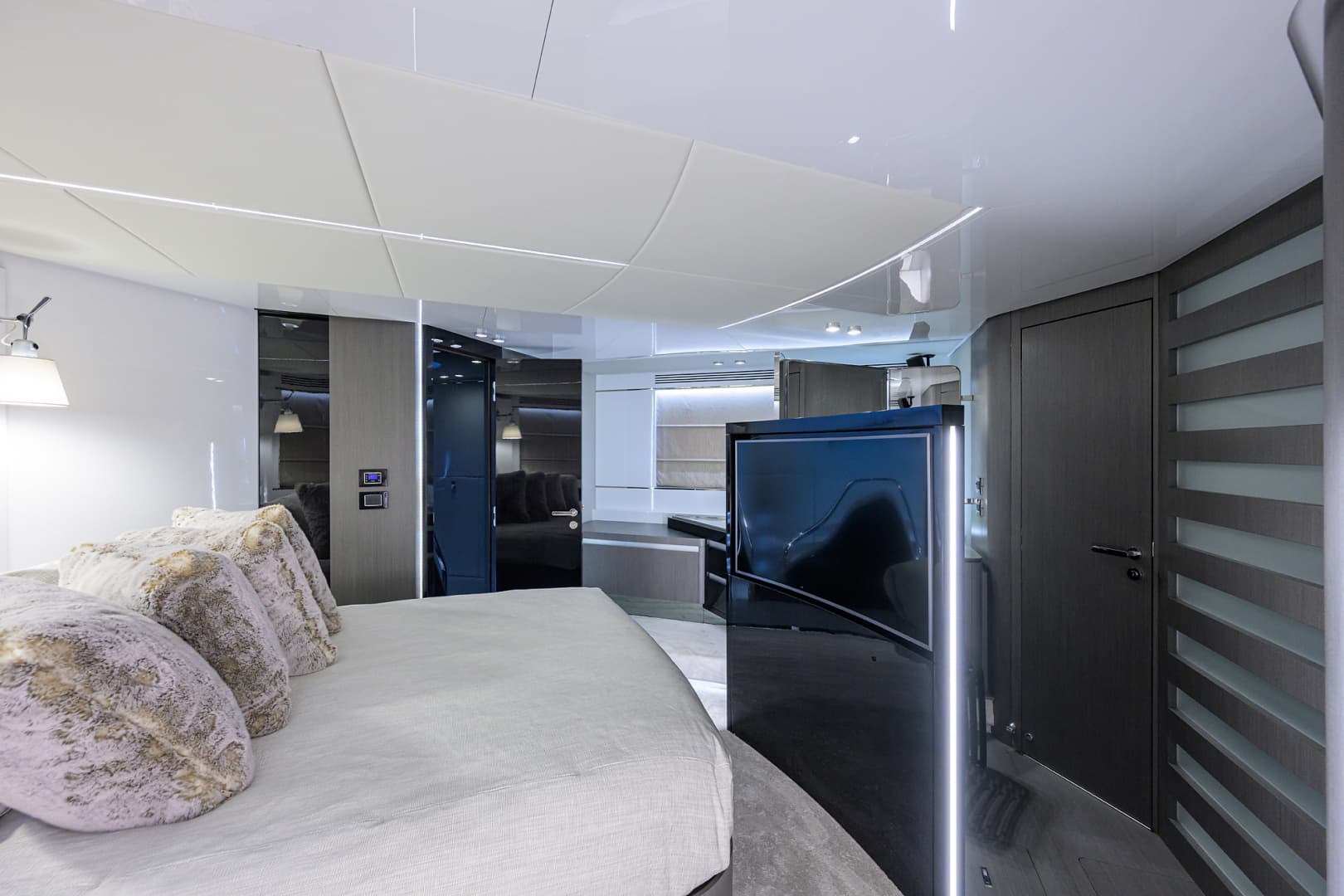 2019 Azimut S7 - Image 93