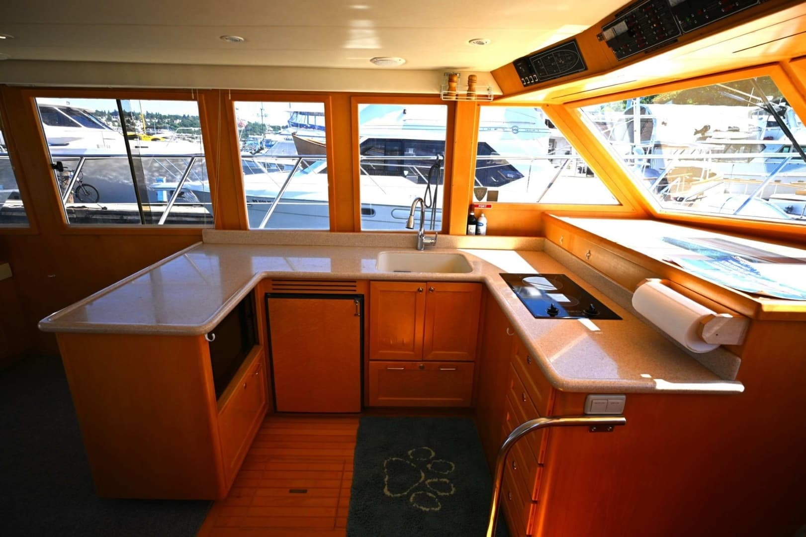 1999 McKinna 47 Sedan - Image 24