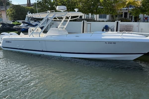 2017 Intrepid 327 Cuddy