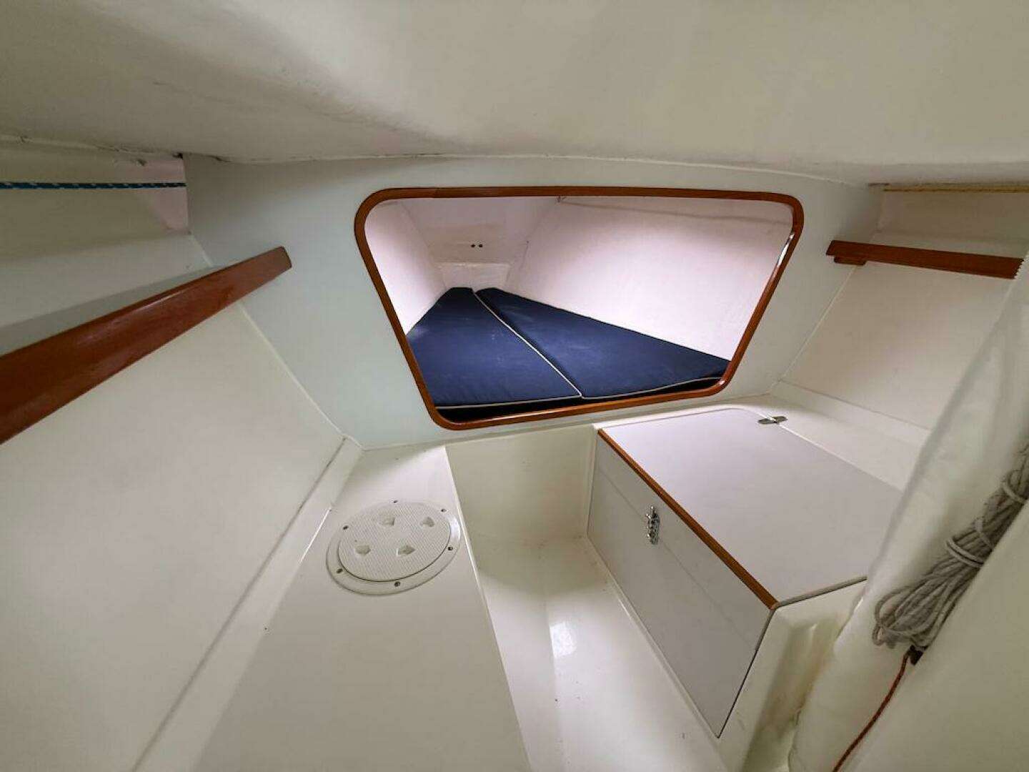 2008 e Sailing Yachts e33 - Image 21