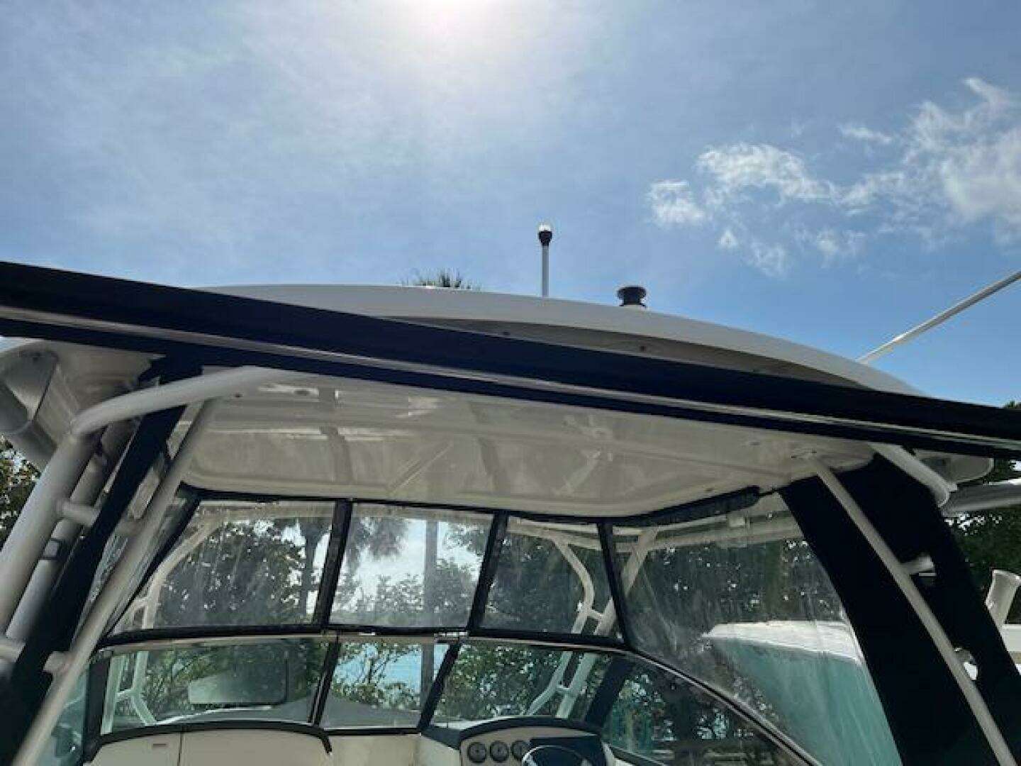 2018 Boston Whaler 270 Vantage - Image 37