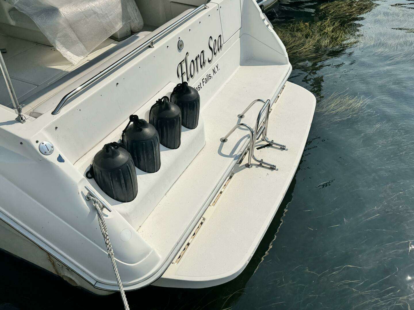 1995 Sea Ray Express Cruiser - Image 6