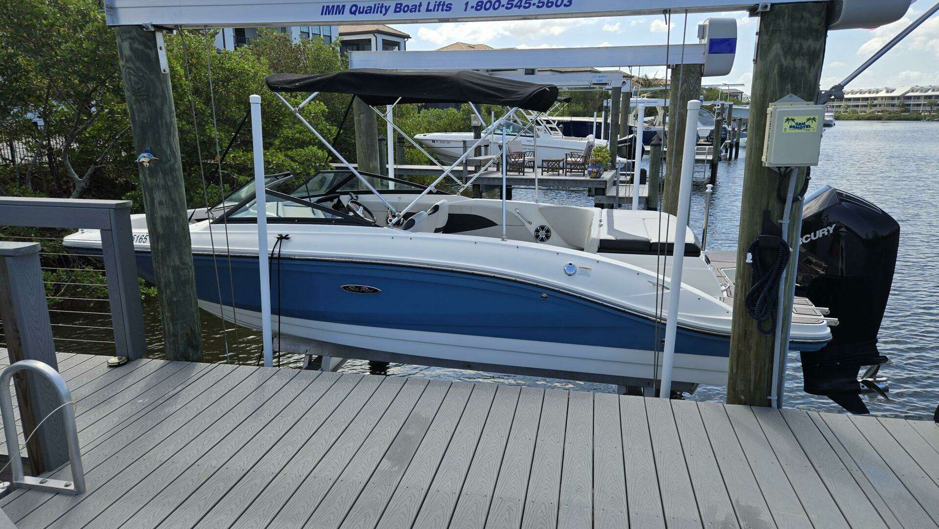 2023 Sea Ray SPX 210 OB - Image 17
