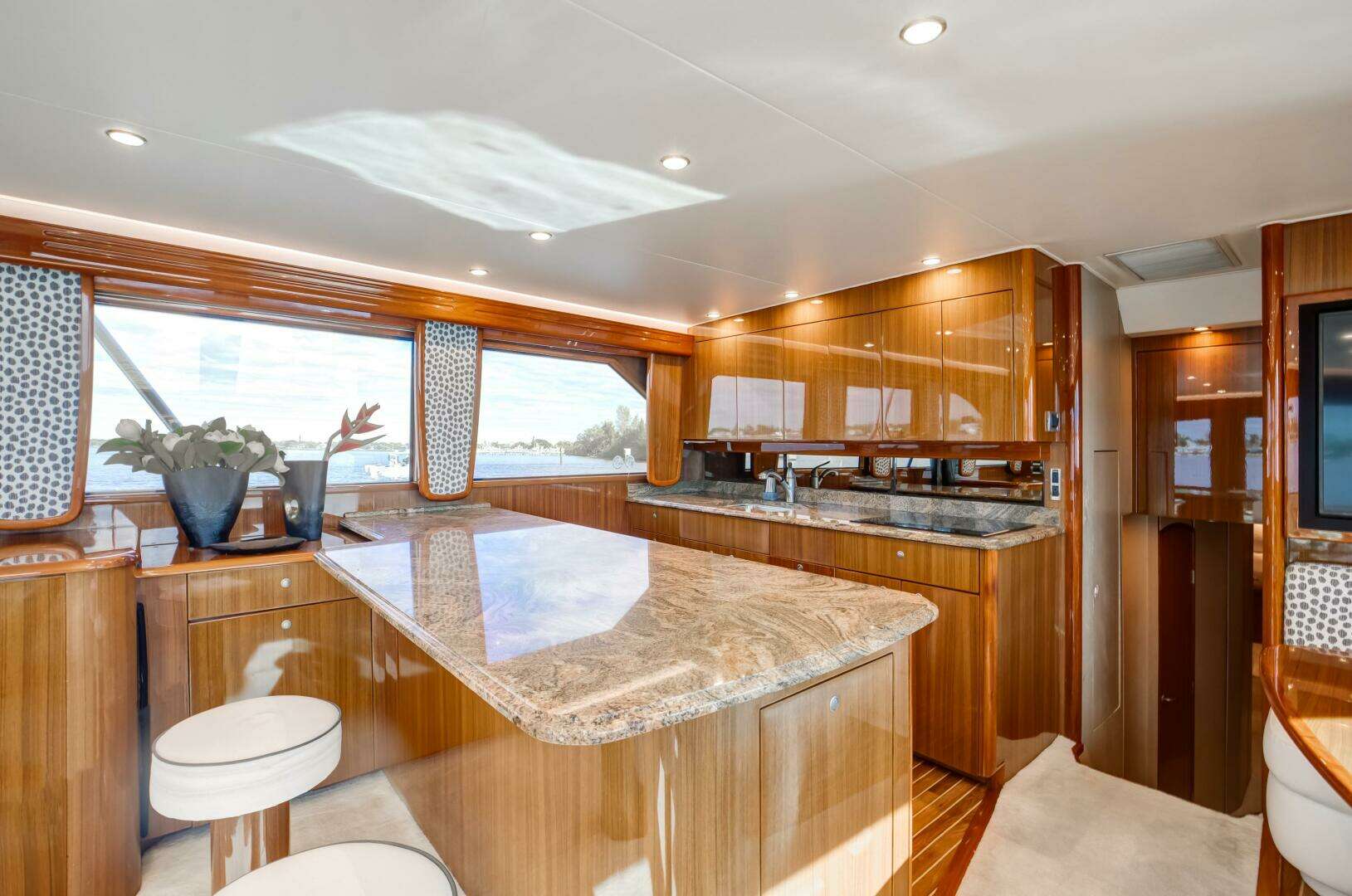 2007 Viking 68 Convertible - Image 3