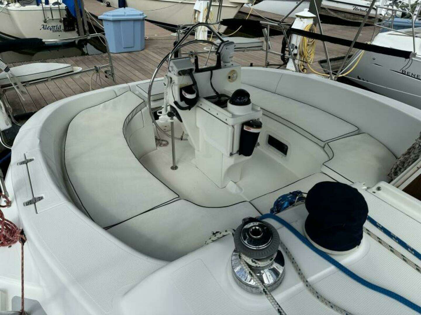 1995 Hunter 336 - Image 10