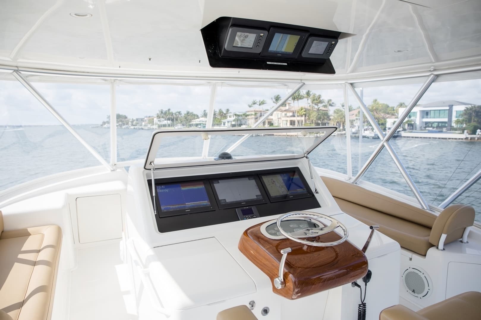 2008 Viking 60 Convertible - Image 20