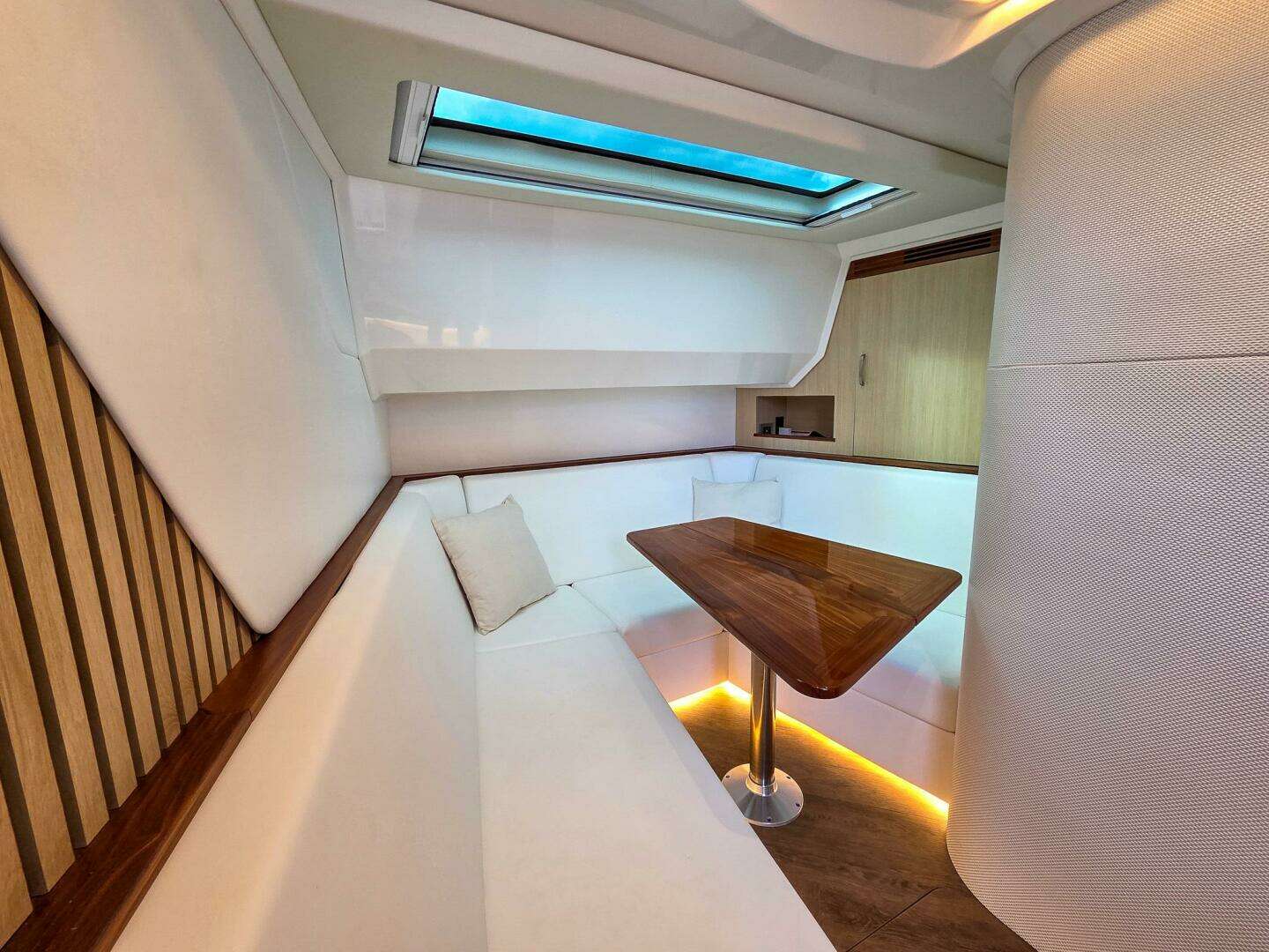 2025 Regal 50 SAV - Image 46