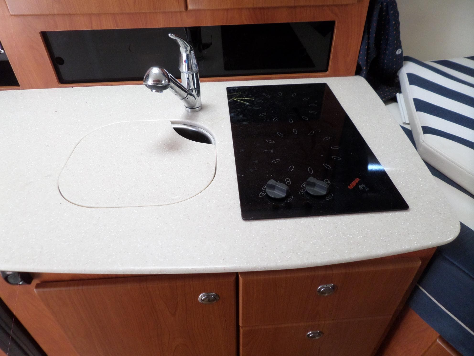 2008 Bayliner 320 Cruiser - 57