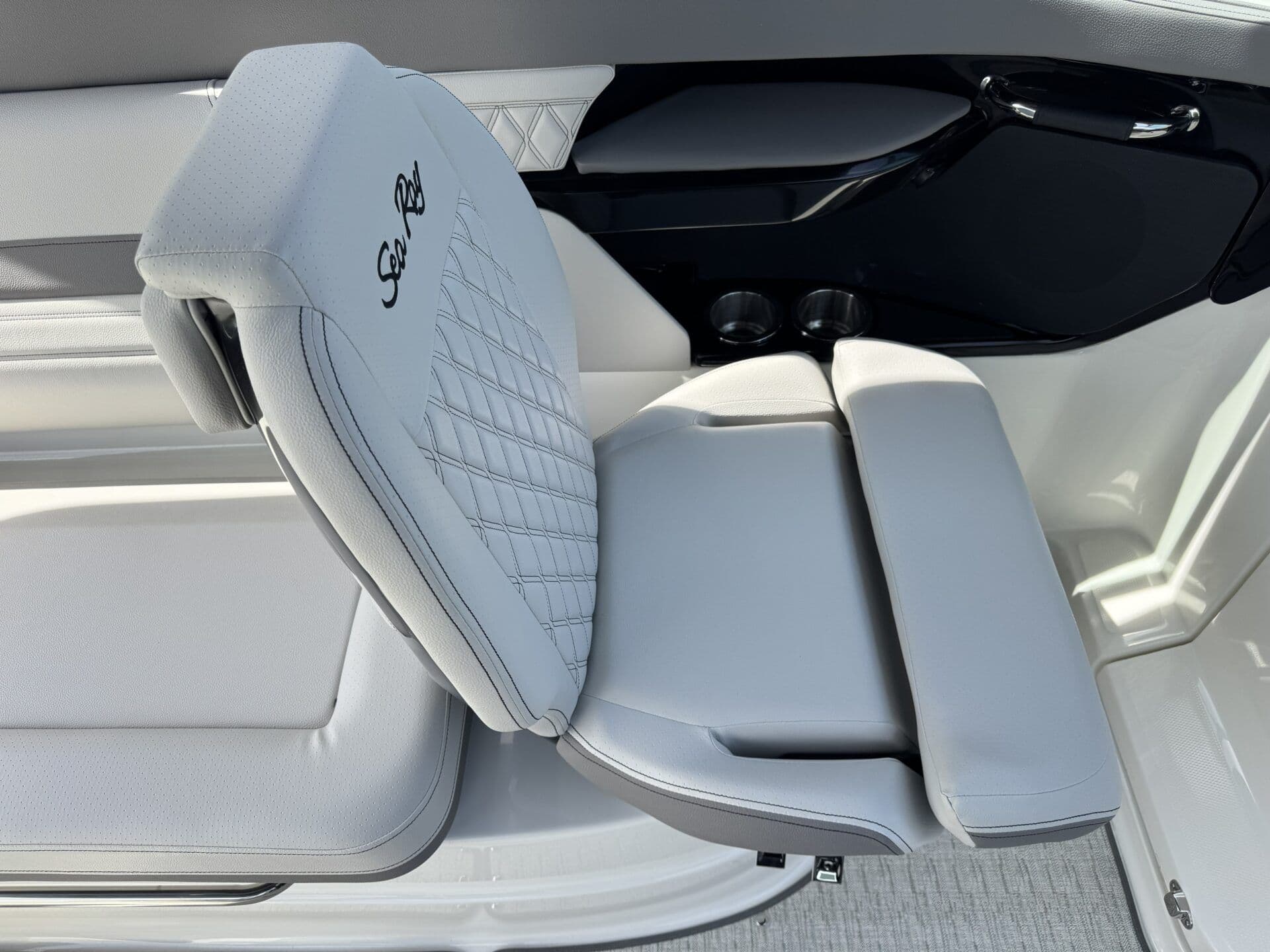2026 Sea Ray SXO260 - 10