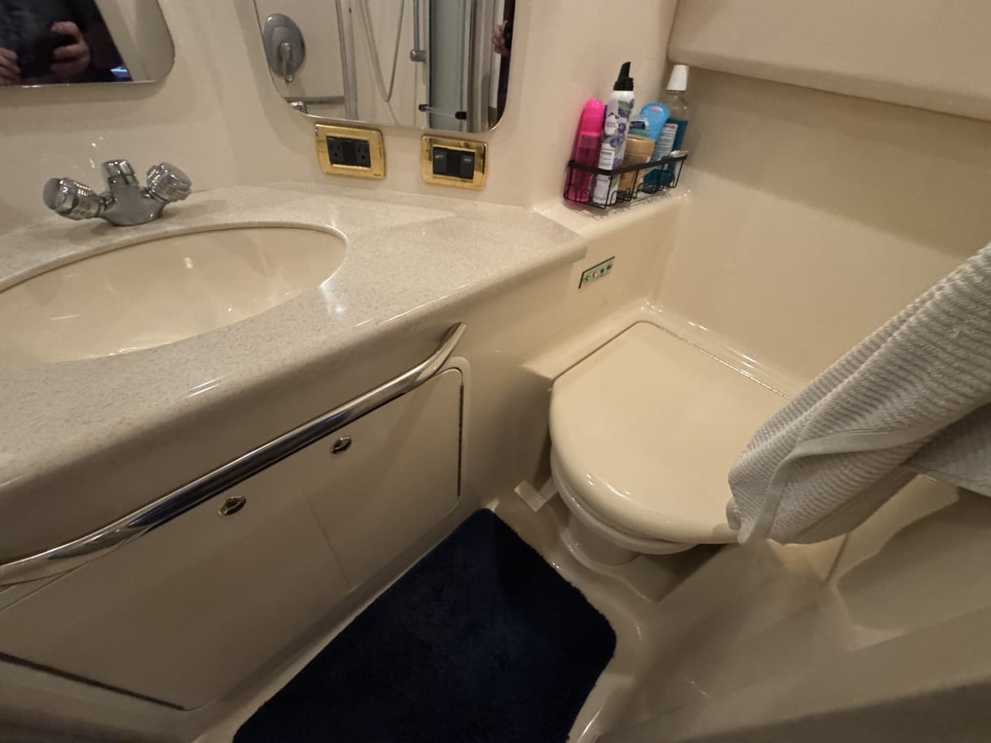 2001 Sea Ray 380 Aft Cabin - Image 55