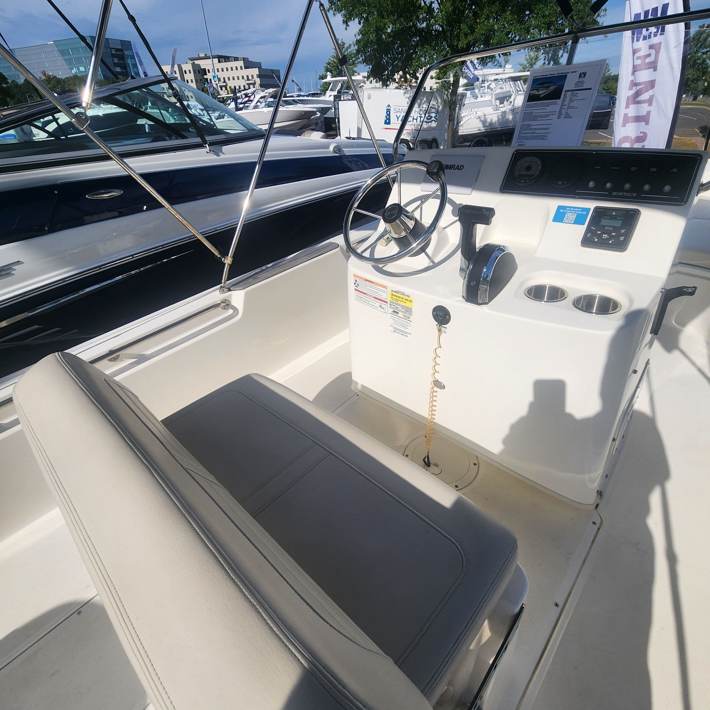 2024 Boston Whaler 190 Montauk - 8