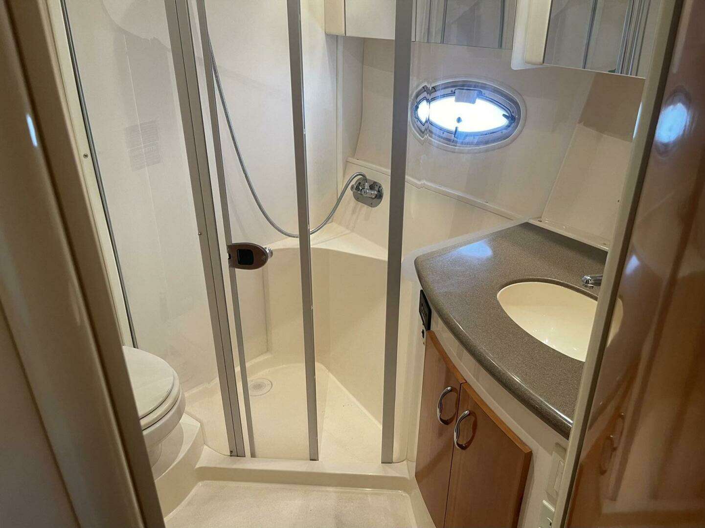 2006 Carver 36 Mariner - Image 28