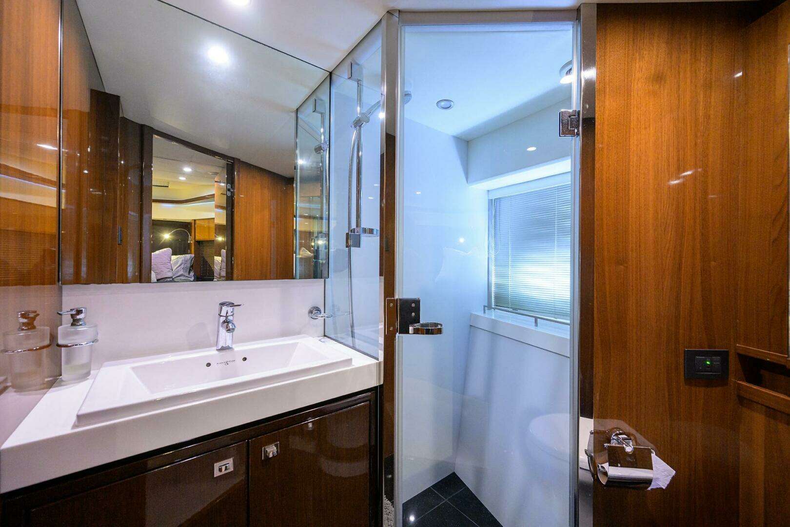 2013 Princess V72 Express Yacht - Image 31