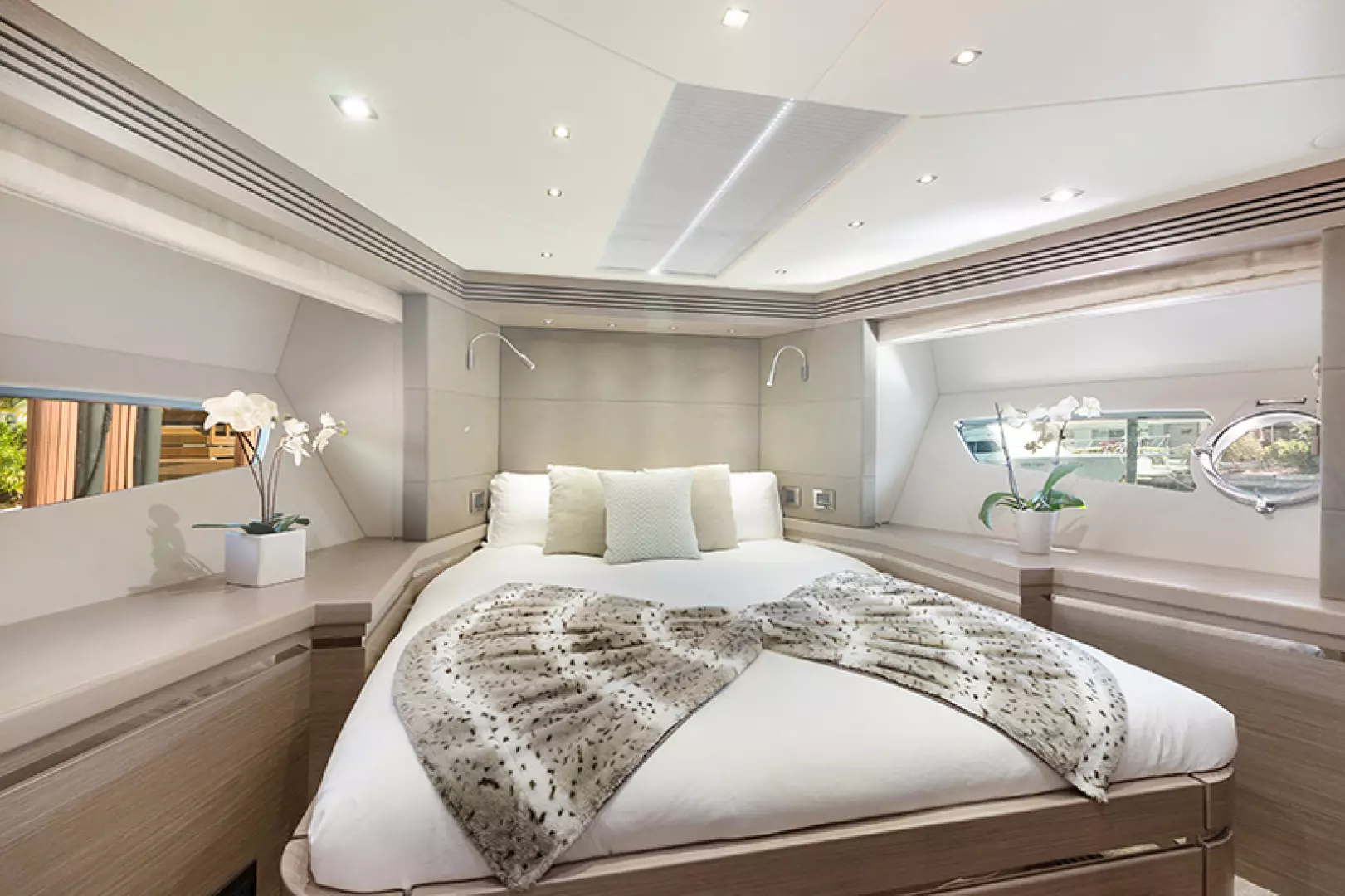 2015 Sunseeker Sport Yacht 68 - Image 15