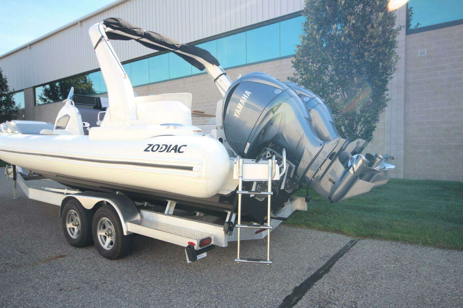 2024 Zodiac Medline 9 NEO - Image 13