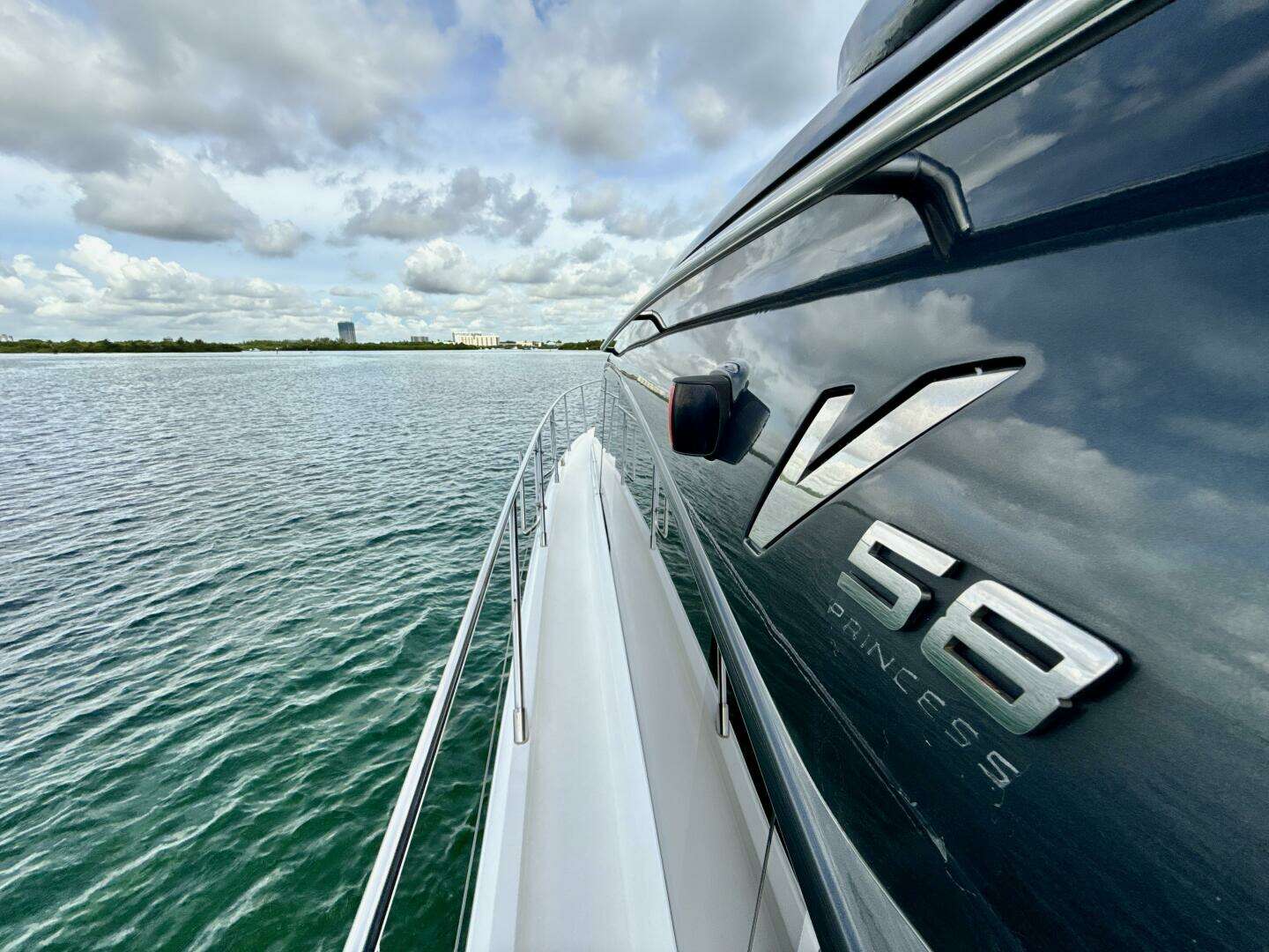 2017 Princess V58 - Image 46