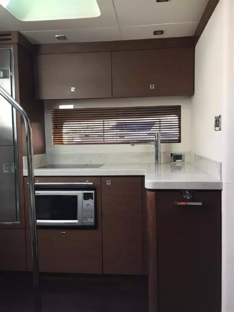 2013 Sea Ray Sundancer - Image 35