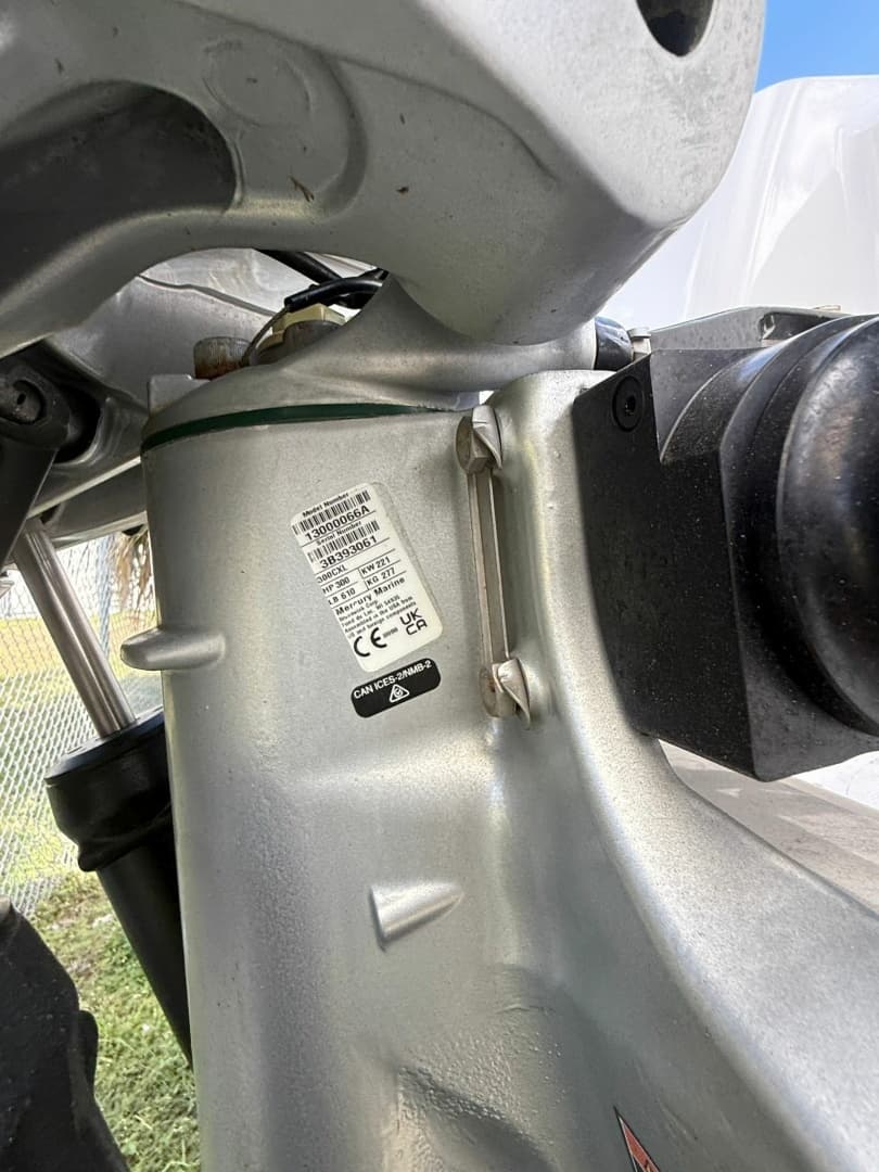 2023 Boston Whaler — - Image 5