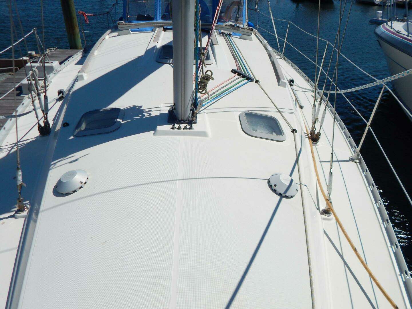1997 Jeanneau 36.2 Sun Odyssey - Image 2