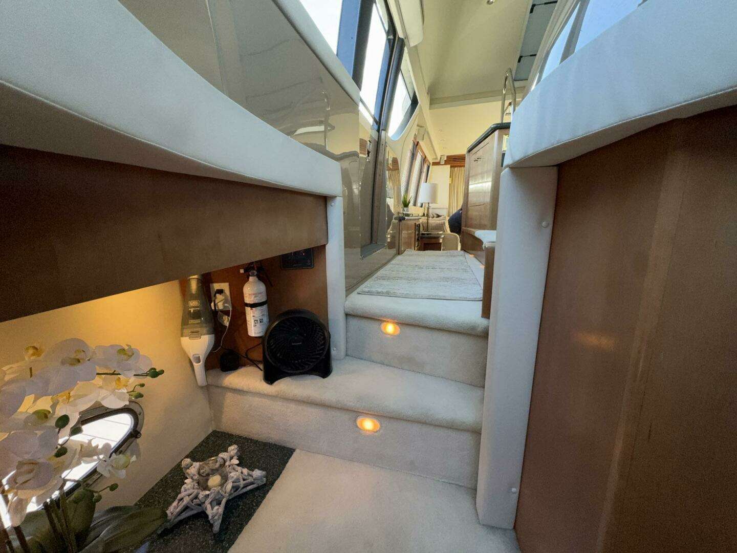 1999 Carver 530 Voyager Pilothouse - Image 36