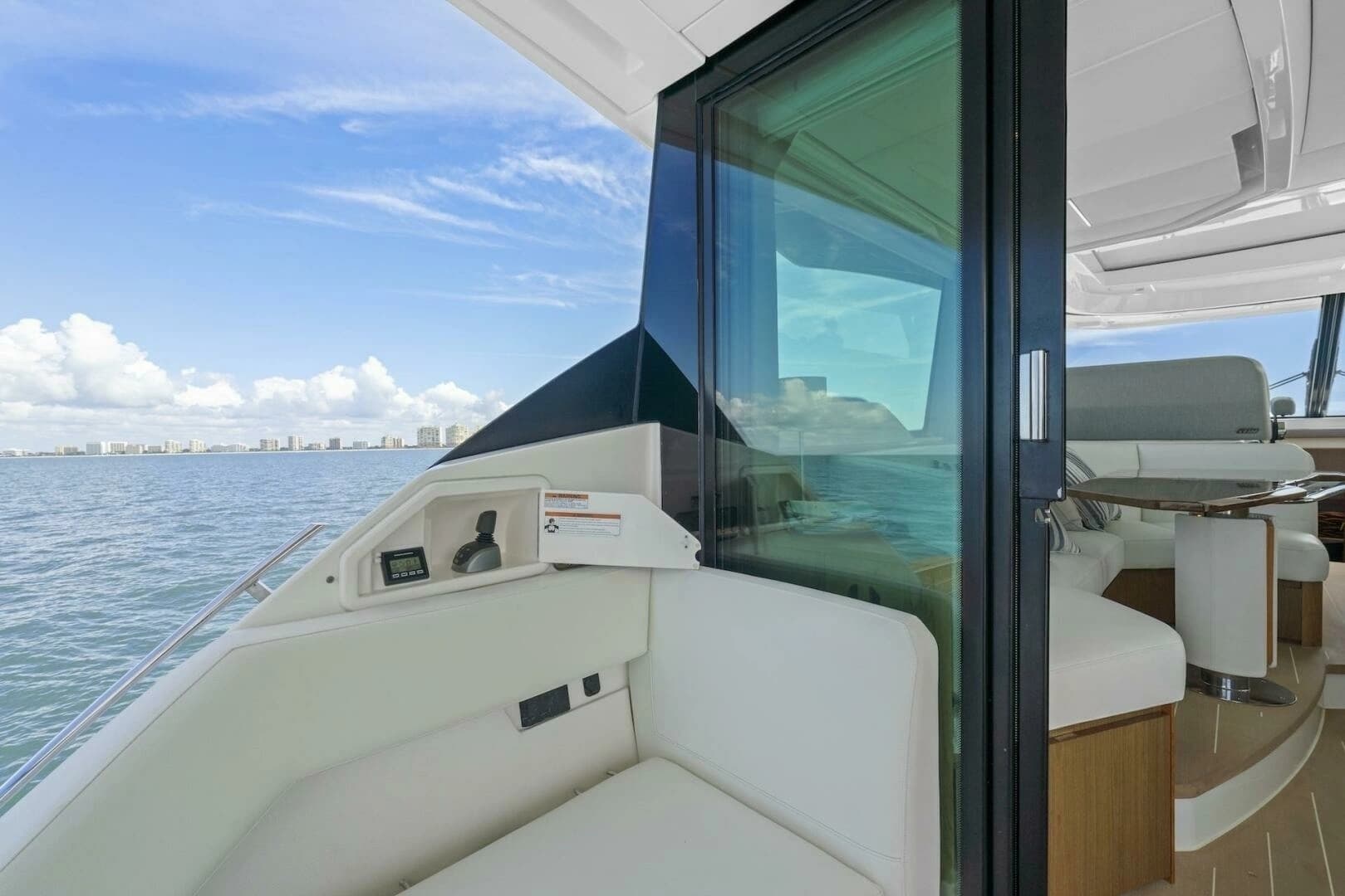 2023 Tiara Yachts EX 60 - Image 35