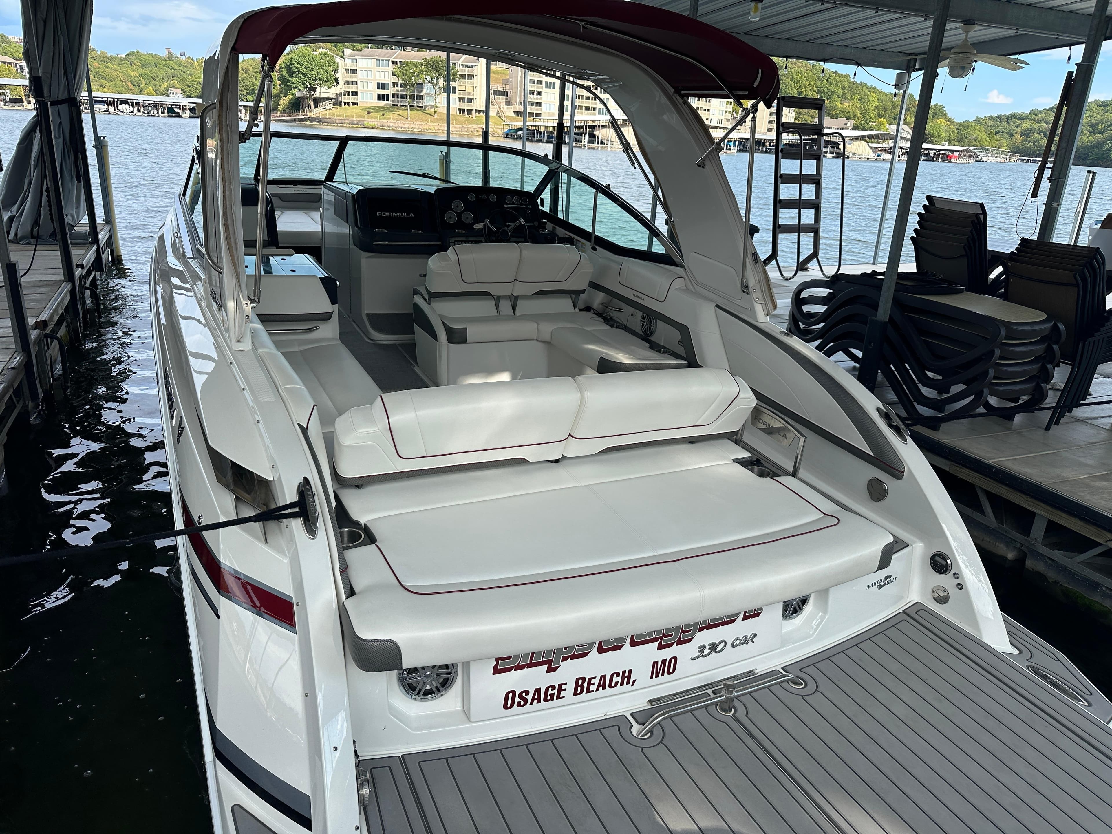 2016 Formula 330 Crossover Bowrider - 78