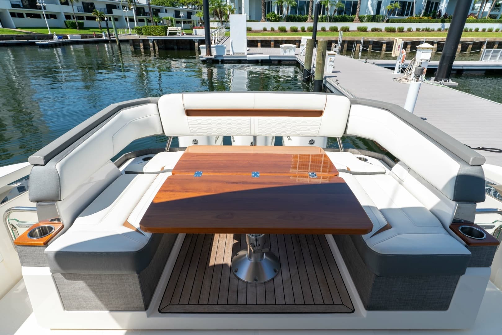 2020 Tiara Yachts 38 LS - Image 29