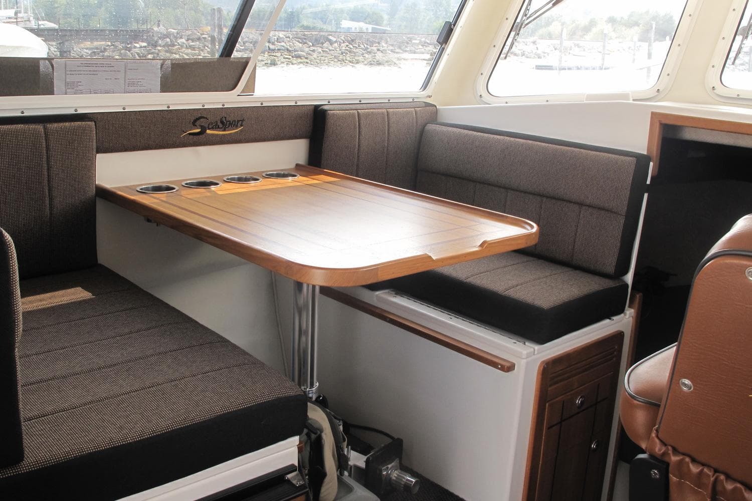 Full Dinette