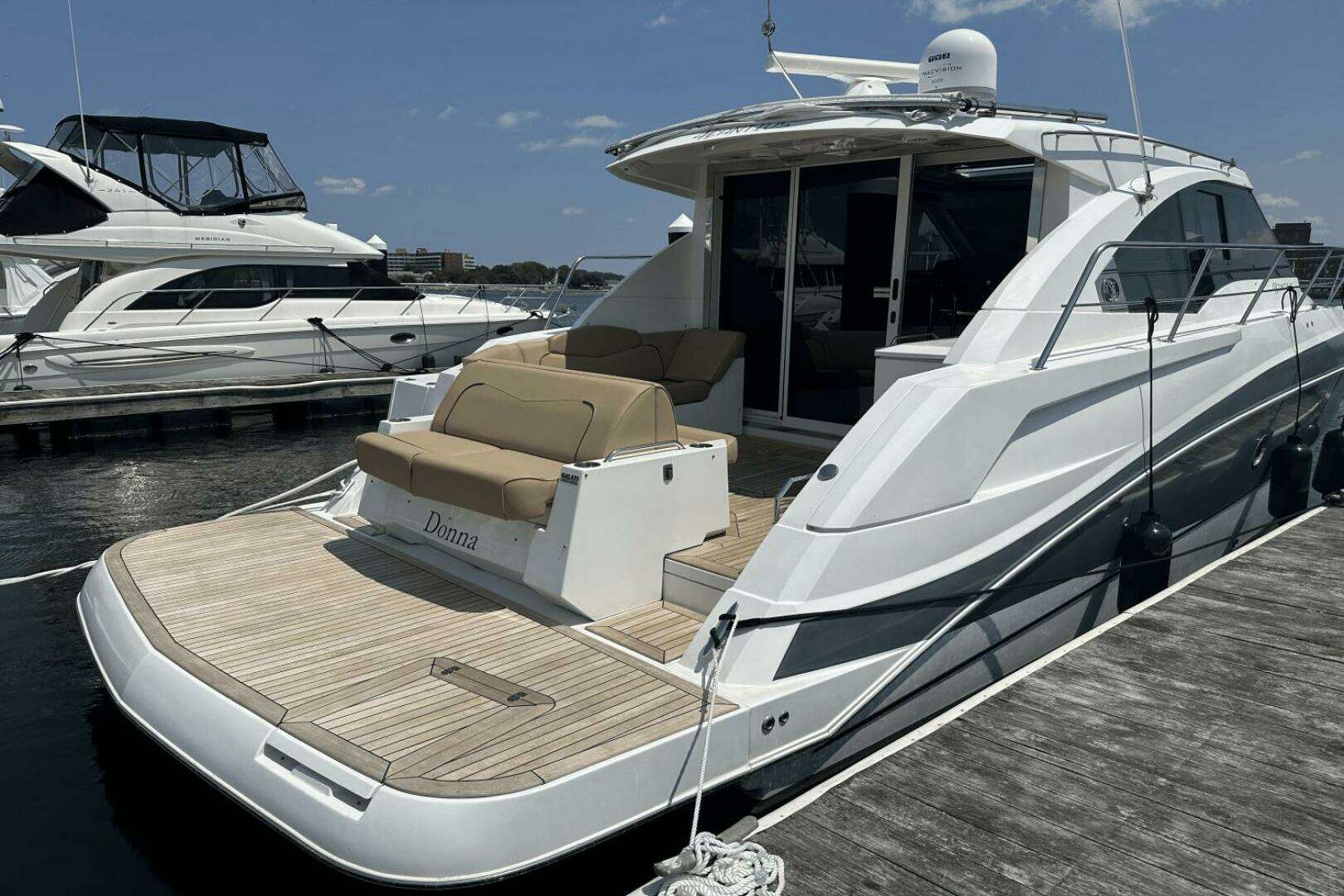 2016 Cruisers Yachts Cantius - Image 46