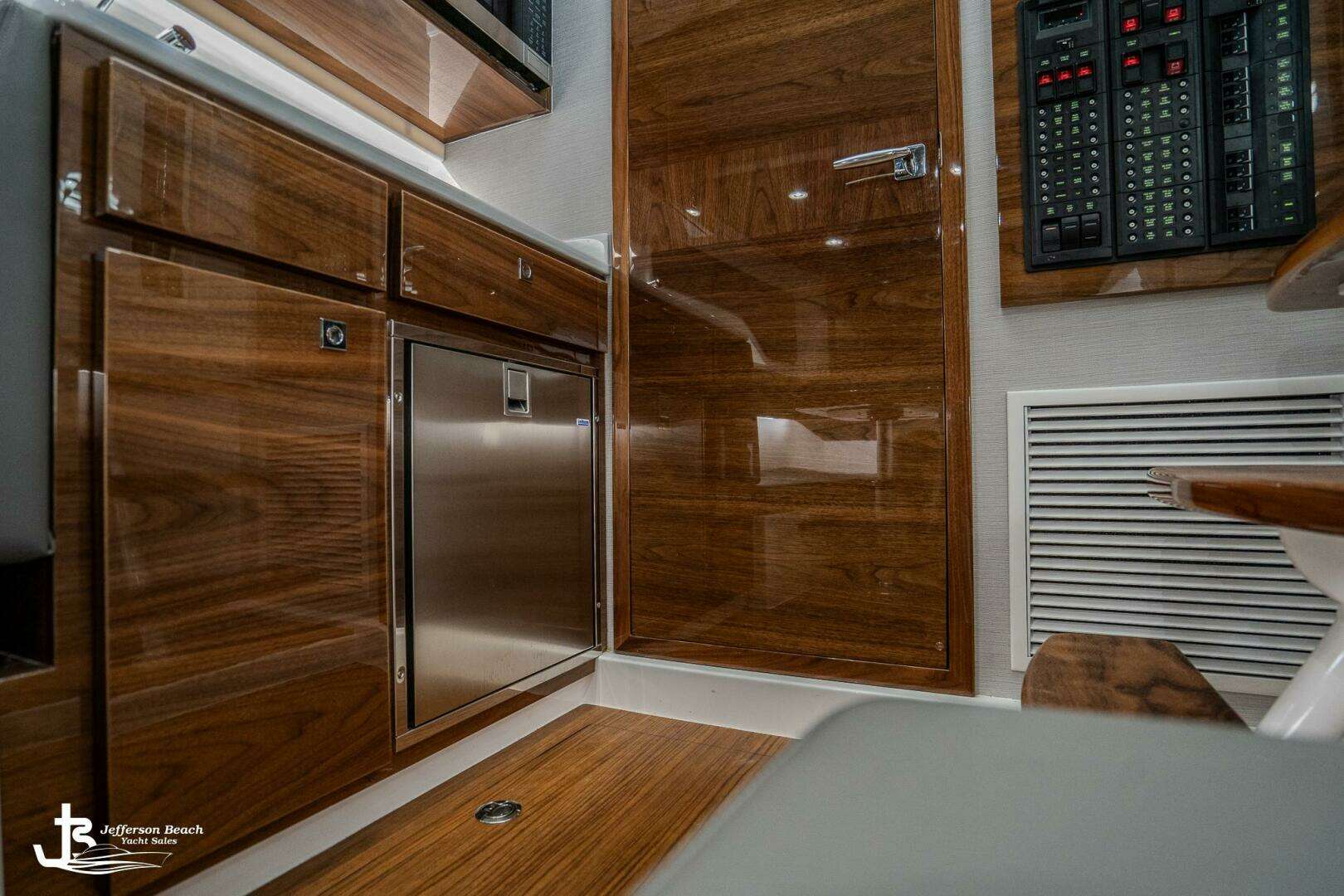 2025 Valhalla Boatworks V-46 - Image 33