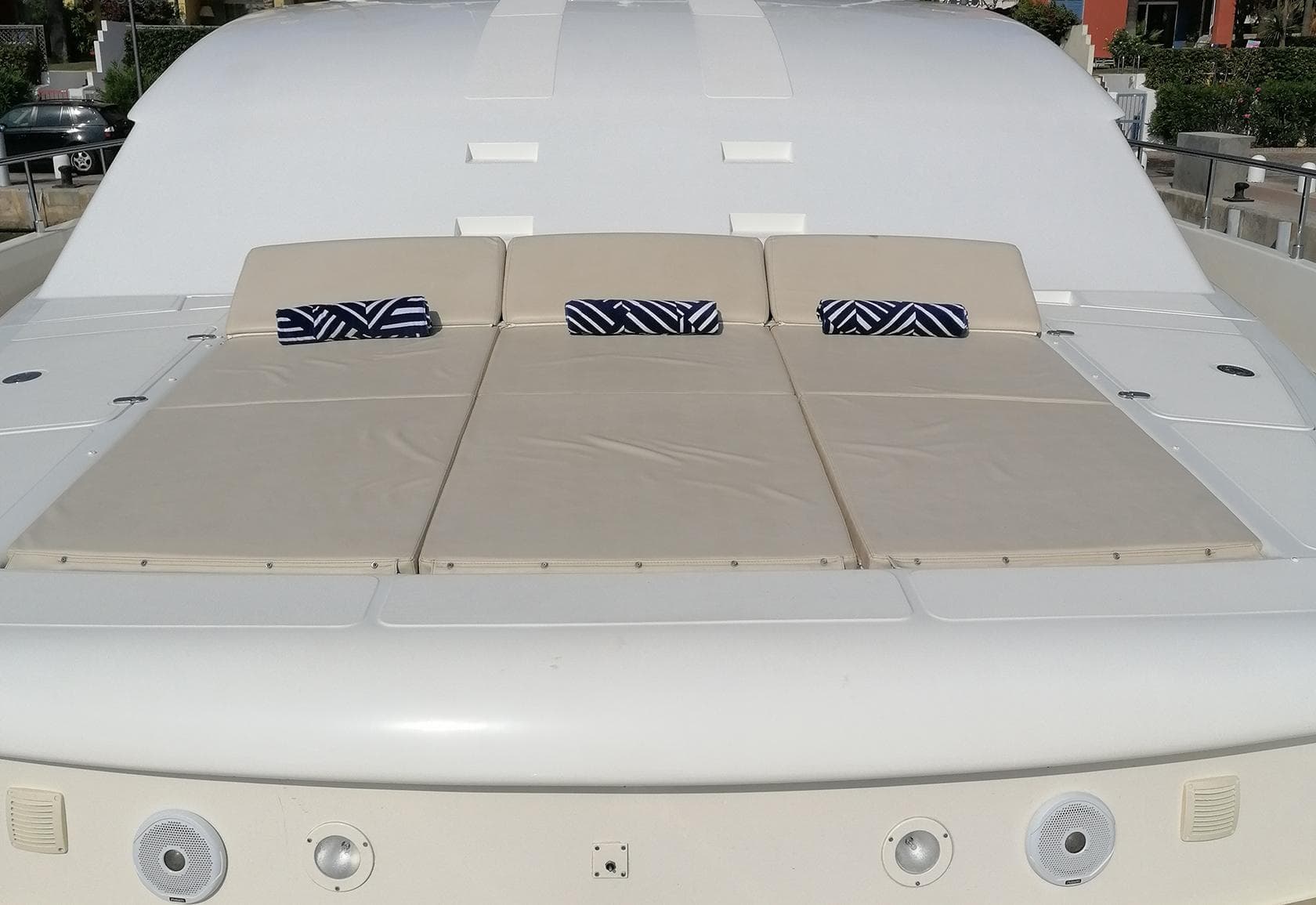 Ferretti Yachts Custom Line 94 - Foredeck