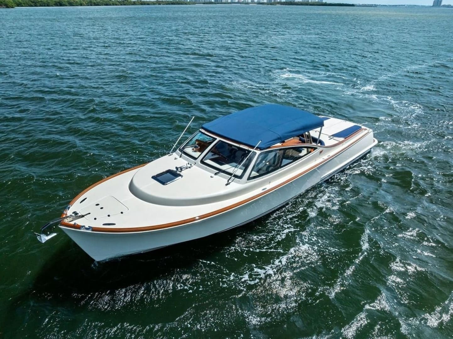 2008 Hinckley Talaria 38R - Image 9