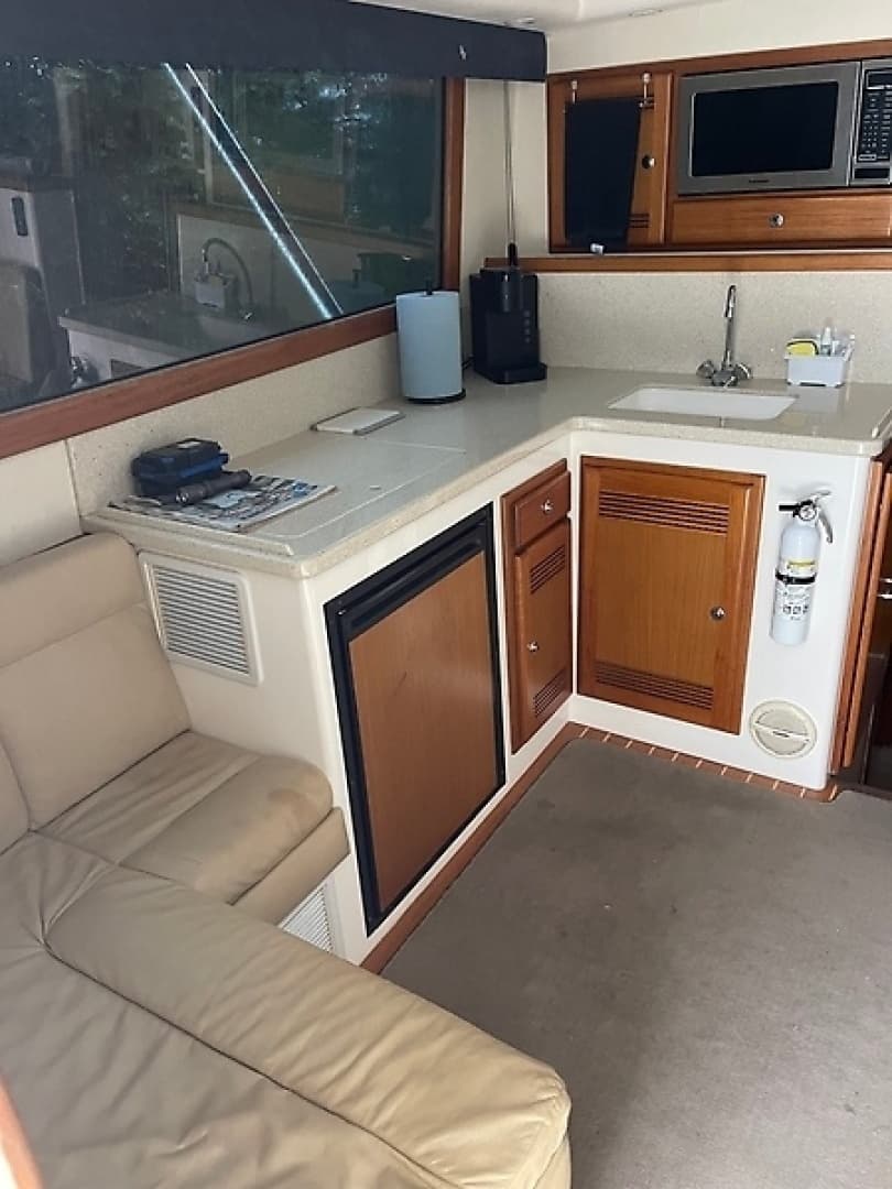 2005 Cabo 35 Flybridge Sportfisher - Image 3