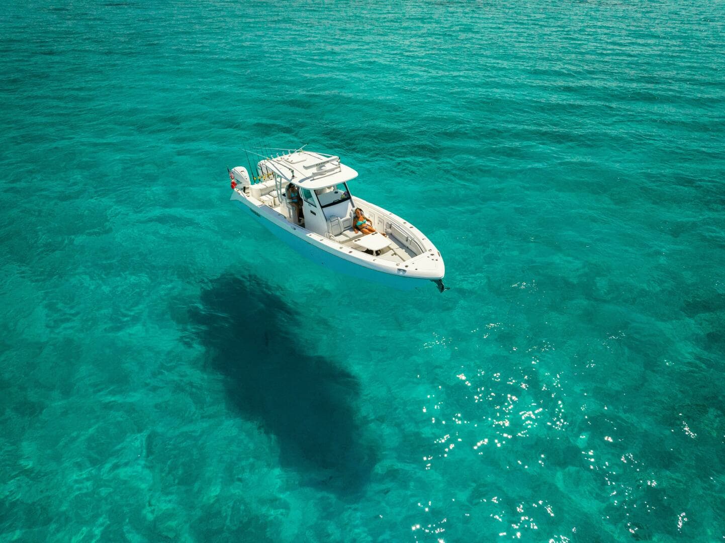 2019 Everglades 355 CC - Image 20