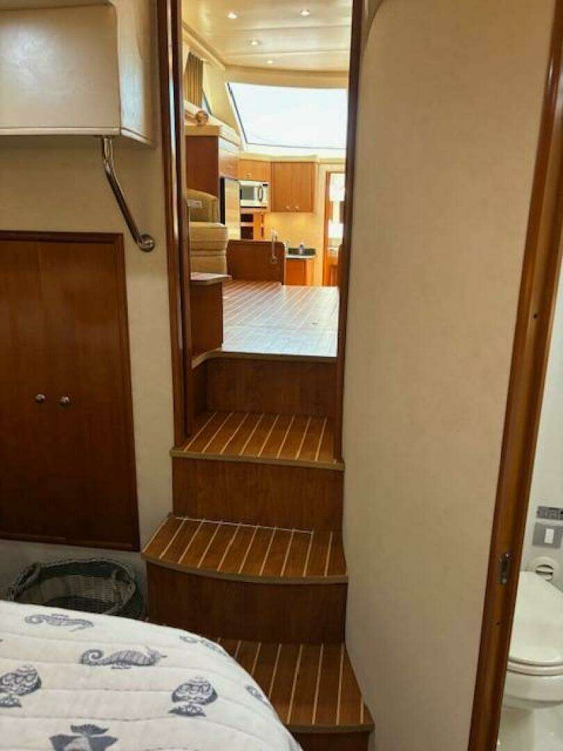 2006 Carver 43 Motor Yacht - Image 121
