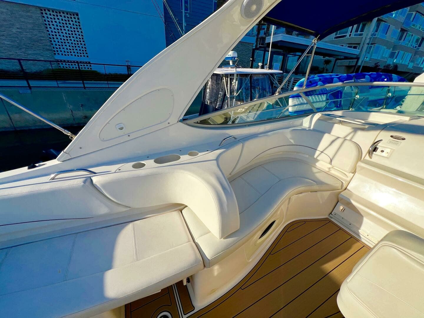 2012 Bayliner 335 - Image 39