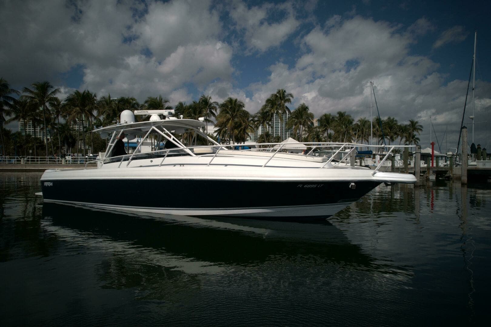 2002 Intrepid 377 Walkaround Cuddy - Image 9