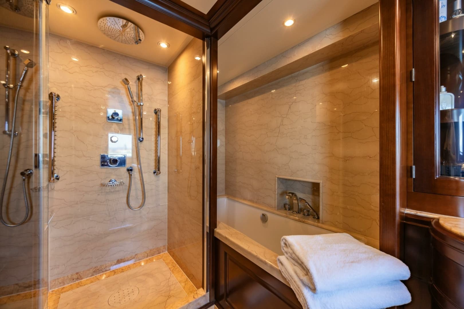 2009 Benetti Benetti Classic 120 - Image 48