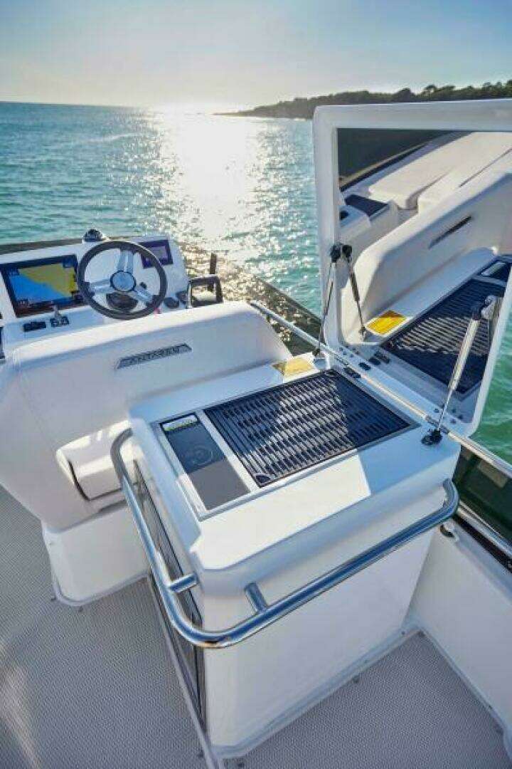 2027 Beneteau Antares 12 Fly - Image 7