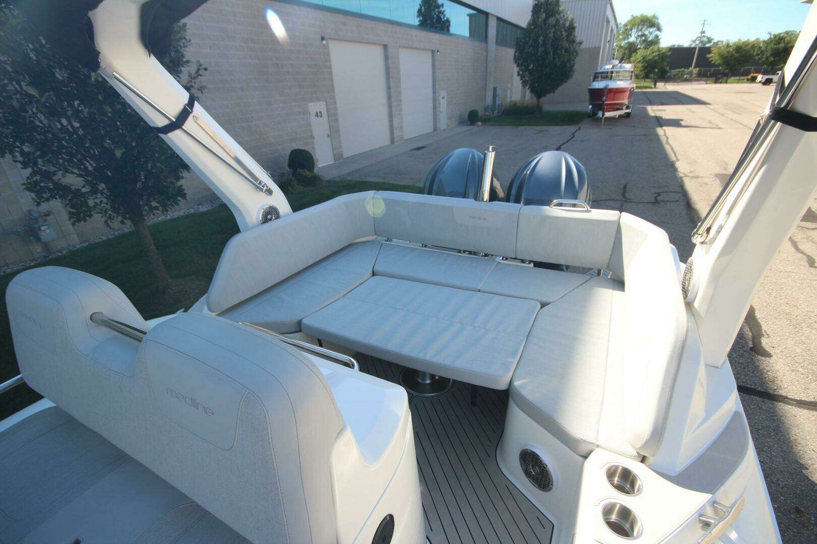 2024 Zodiac Medline 9 NEO - Image 21