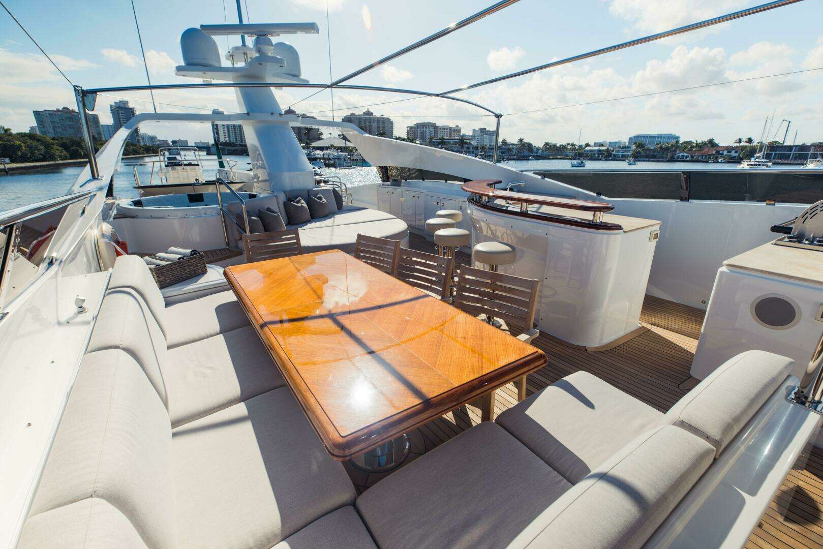 2006 Palmer Johnson Motor Yacht - Image 13
