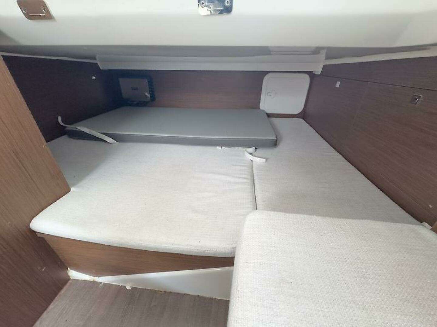 2023 Jeanneau 9.0 CC - Image 35